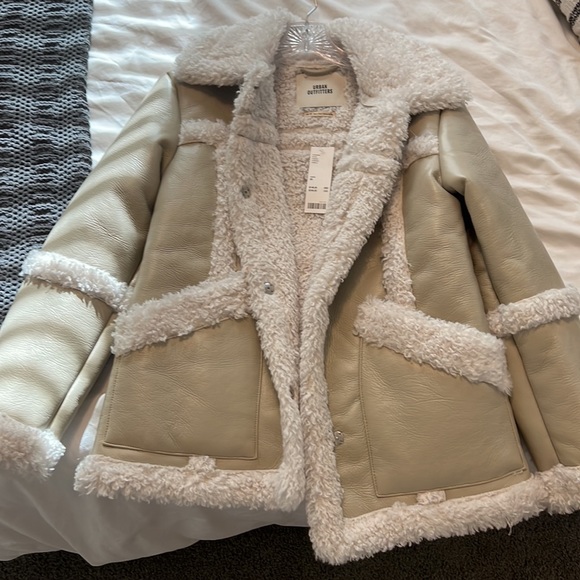 NWT Urban Outfitters Willa Faux Cream Leather Jacket - Sold Out Online!! - Picture 6 of 6